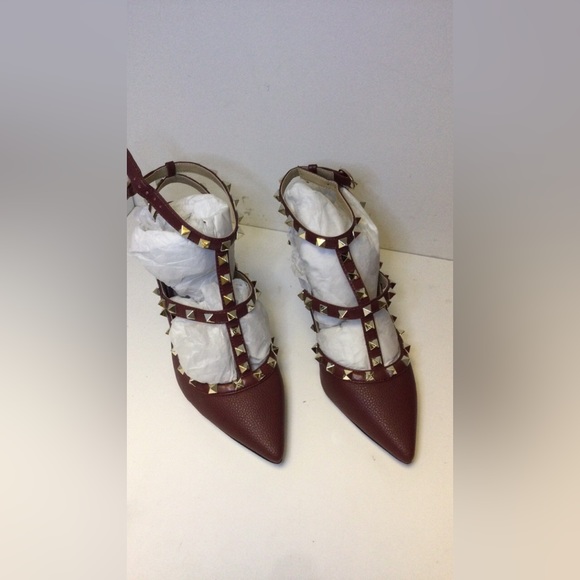 Heels - Picture 3 of 8